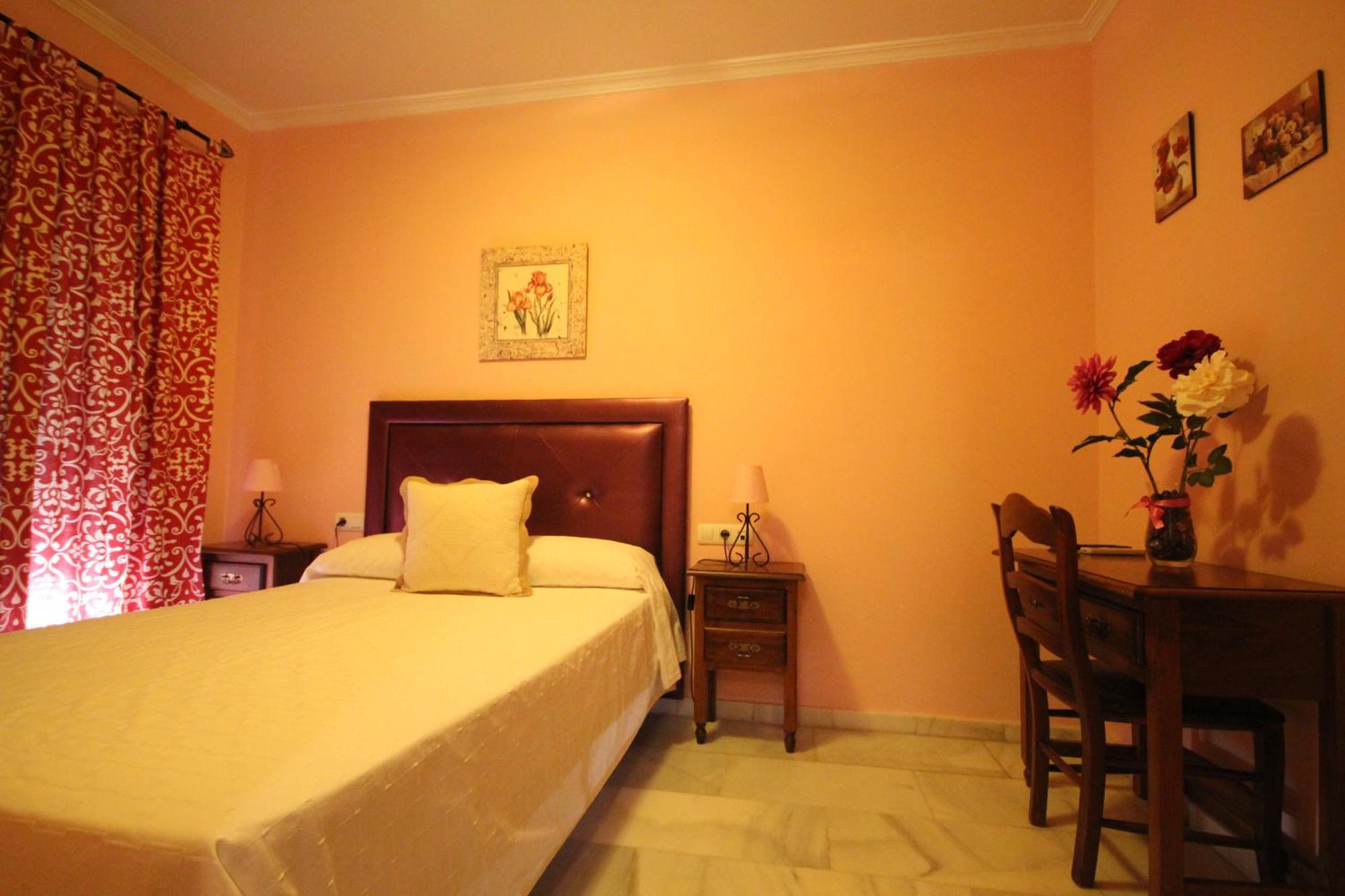 Hostal Niza San Juan Del Puerto Room photo